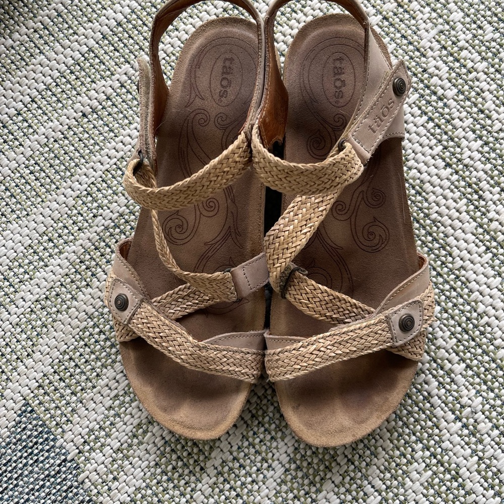 Taos Trulie sandalas